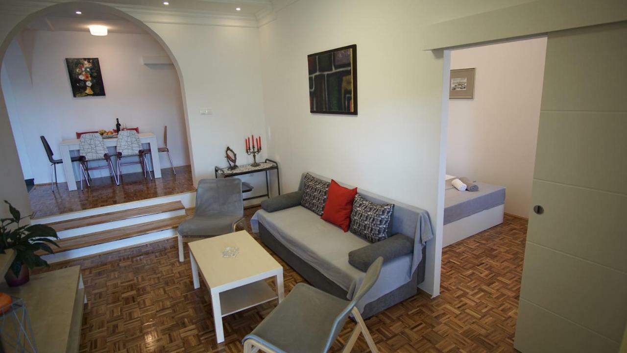 Apartmani Laura Trogir Exteriér fotografie