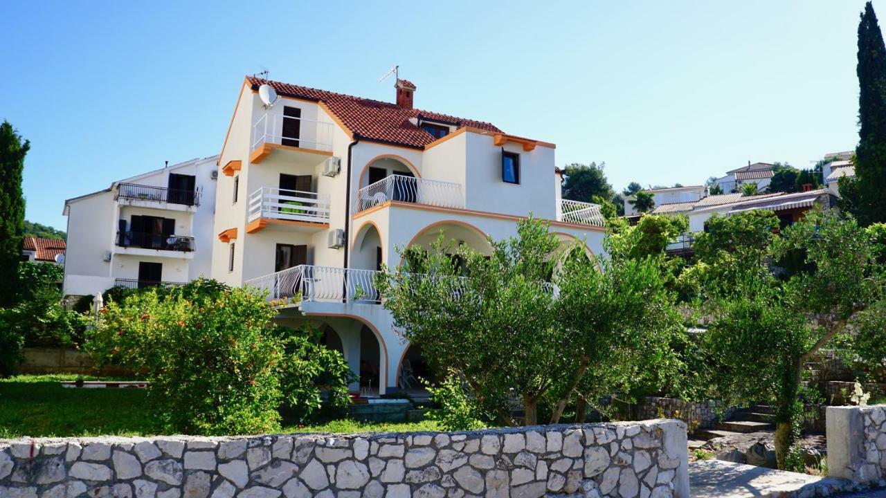 Apartmani Laura Trogir Exteriér fotografie