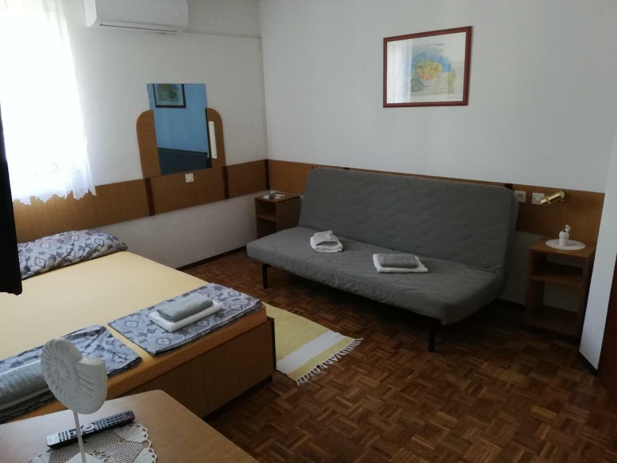 Apartmani Laura Trogir Exteriér fotografie
